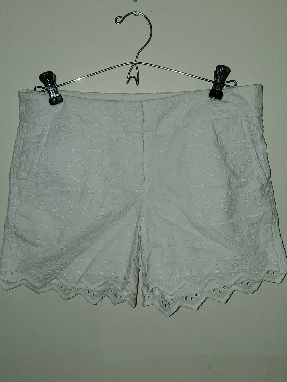Vineyard Vines White Eyelet Scallop Hem Shorts